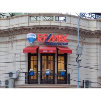 RE/MAX COSMOPOLITA Logo