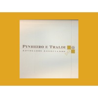 PINHEIRO e TRALDI ADVOGADOS ASSOCIADOS Logo