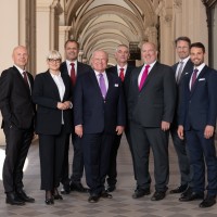 FIS Finance & Investment Services Group Logo