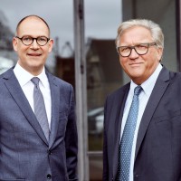 Telling & Nesager Logo