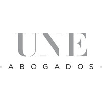 UNE Abogados Logo