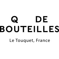 Q de bouteilles Logo