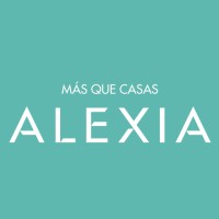 ALEXIA - Más que Casas Logo