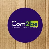 Com2be. Comunicación y Public Affairs Logo