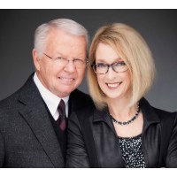 The Chet and Beth Smith Group Logo