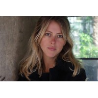 Loulou van Ravensteijn Logo