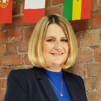 The Language Expert Logo