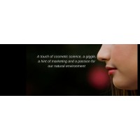 Daphne K Knows Logo
