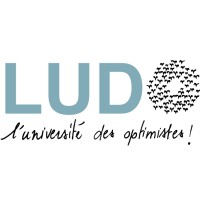 LUni-vers-cité Des Optimistes Logo