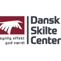 Dansk Skilte Center A/S Logo