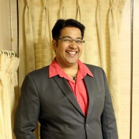 Ravi Bajaj Speaks Logo