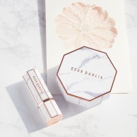 DEAR DAHLIA Logo