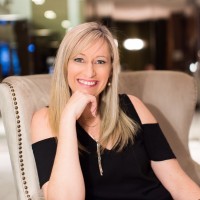 Lee Ussher: Speaker | Mentor | Digital Brand Consultant | Social Media Trainer Logo