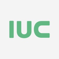 Instituto Universitario CEMIC Logo