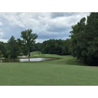 HOLLY TREE COUNTRY CLUB Logo