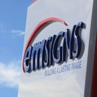 EM Signs Logo