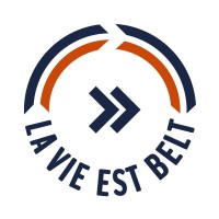 La vie est Belt Logo