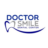 DOCTOR SMILE DENTAL CENTER Logo