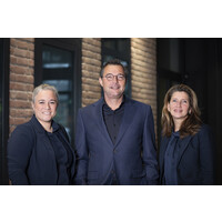 Van de Wouw & Partners Logo