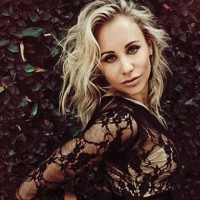 Cest bien - Graphic Designer + Photographer - Alexis Green Logo