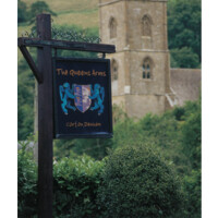 The Queens Arms Logo