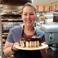 SweeTreats Bakery Logo