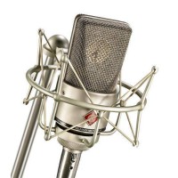 Nicola Barber, British Voice Talent Logo