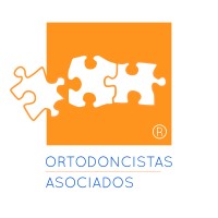 Ortodoncistas Asociados Logo