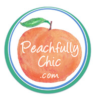 Peachfully Chic Logo