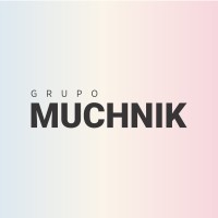 GRUPO MUCHNIK Logo