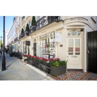 Henry & James Estate Agents Logo