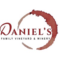 Daniels Vineyard Logo