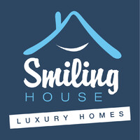 Smiling House luxury Logo