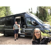 HUSBILSRESOR & ÄVENTYR Logo