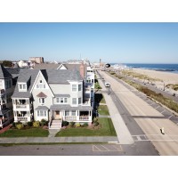 Present Tense Photography Logo