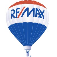 ReMax Advantage Realty Dubuque Logo