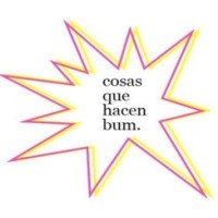 COSAS QUE HACEN BUM Logo