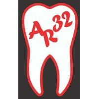 AR 32 Signature Smiles Executive Poly Dental care Centre Logo