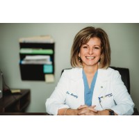Rachael Murphy, MD | The Murphy Clinic Logo