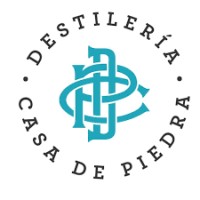 DESTILERIA CASA DE PIEDRA Logo
