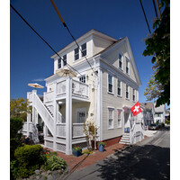Benchmark Inn Logo