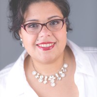 Vicky Ayala Logo