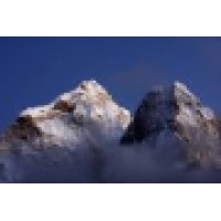 I am Family adventure trek and expedtion. Logo