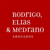 Rodrigo, Elias & Medrano Abogados Logo