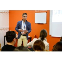 Academic English Now Logo