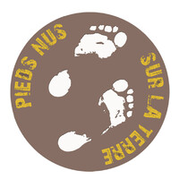 Pieds nus sur la Terre Logo