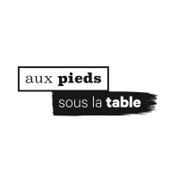 Aux Pieds Sous La Table Logo