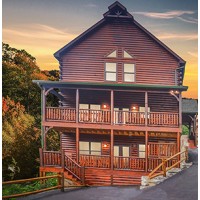 LUXURY SMOKY MOUNTAIN RETREATS, LLC Logo