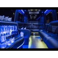 Varsity Limousine Logo