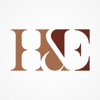 Hauer & Esmanhotto Sociedades de Advogados Logo